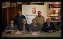 Firma de la cesión al Colegio de Químicos de una huerta para los alumnos del Master en Gestión Medioambiental.