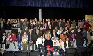 Premiados, autoridades y patrocinadores posaron para la foto de familia tras la entrega de premios