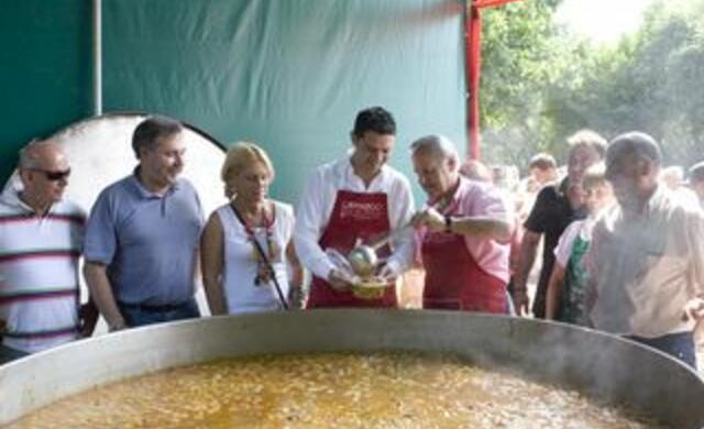Camargo y Val de San Vicente estrechan lazos de amistad y colaboración en la Fiesta de la Convivencia de los Pueblos.