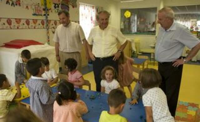 El alcalde con los concejales de Educación y Obras este verano